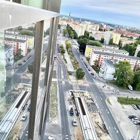 Hanza Tower Sky 23 Pool & Jacussi * Szczecin