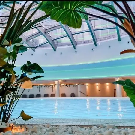 Hanza Tower Sky 23 Pool & Jacussi *